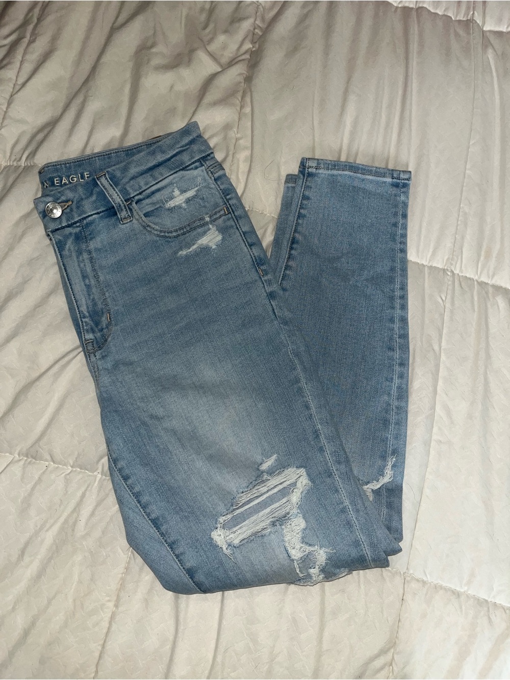 American Eagle Outfitters Light Blue Distressed Skinny Jeans